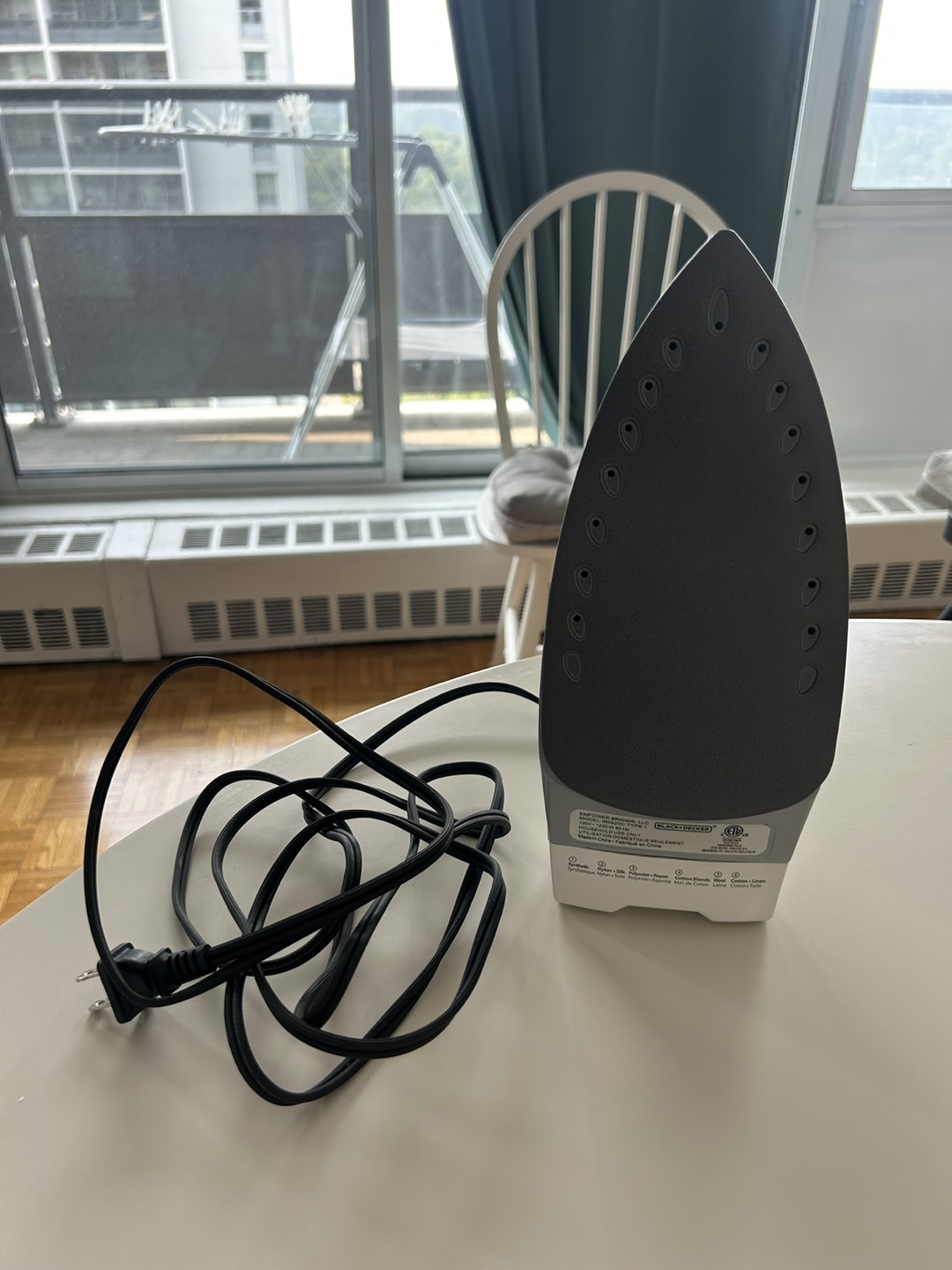 Black+Decker Easy Steam Iron - New! - photo 2