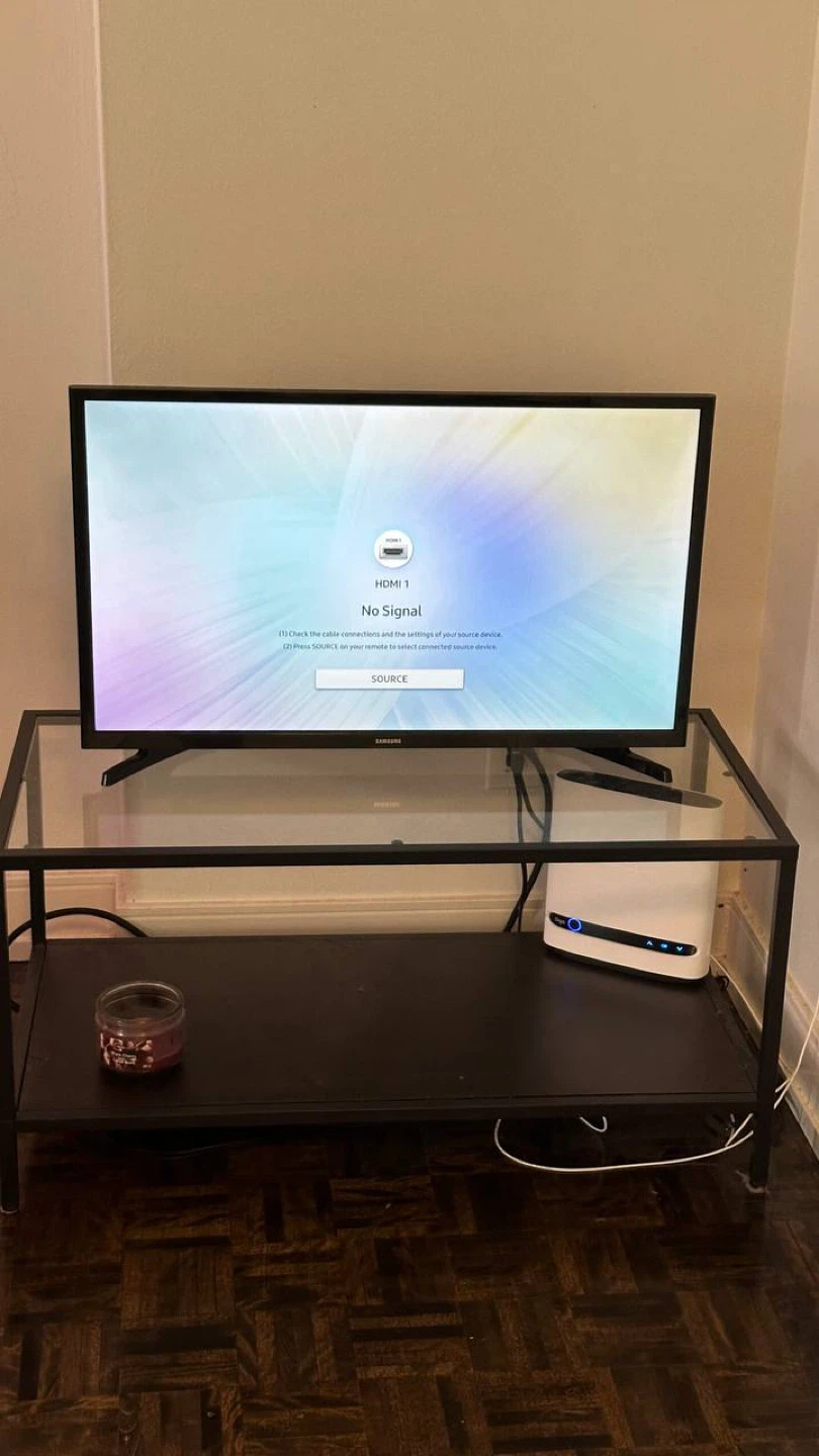 Samsung 32-inch TV - photo 2