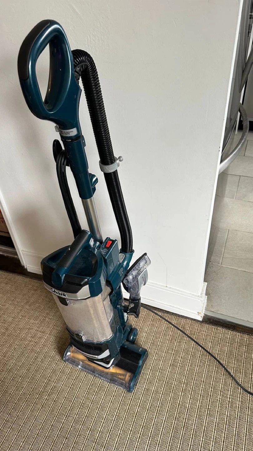 Shark vacuum cleaner - photo 5