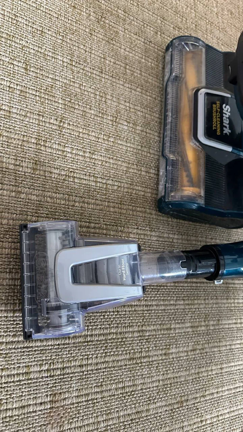 Shark vacuum cleaner - photo 4