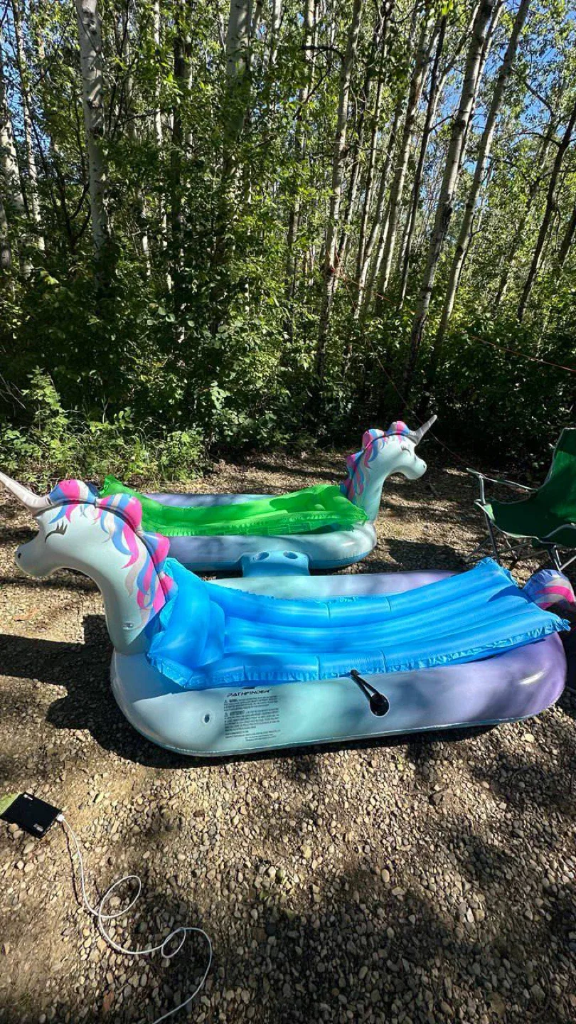 Inflatable unicorn-shaped mattress for two