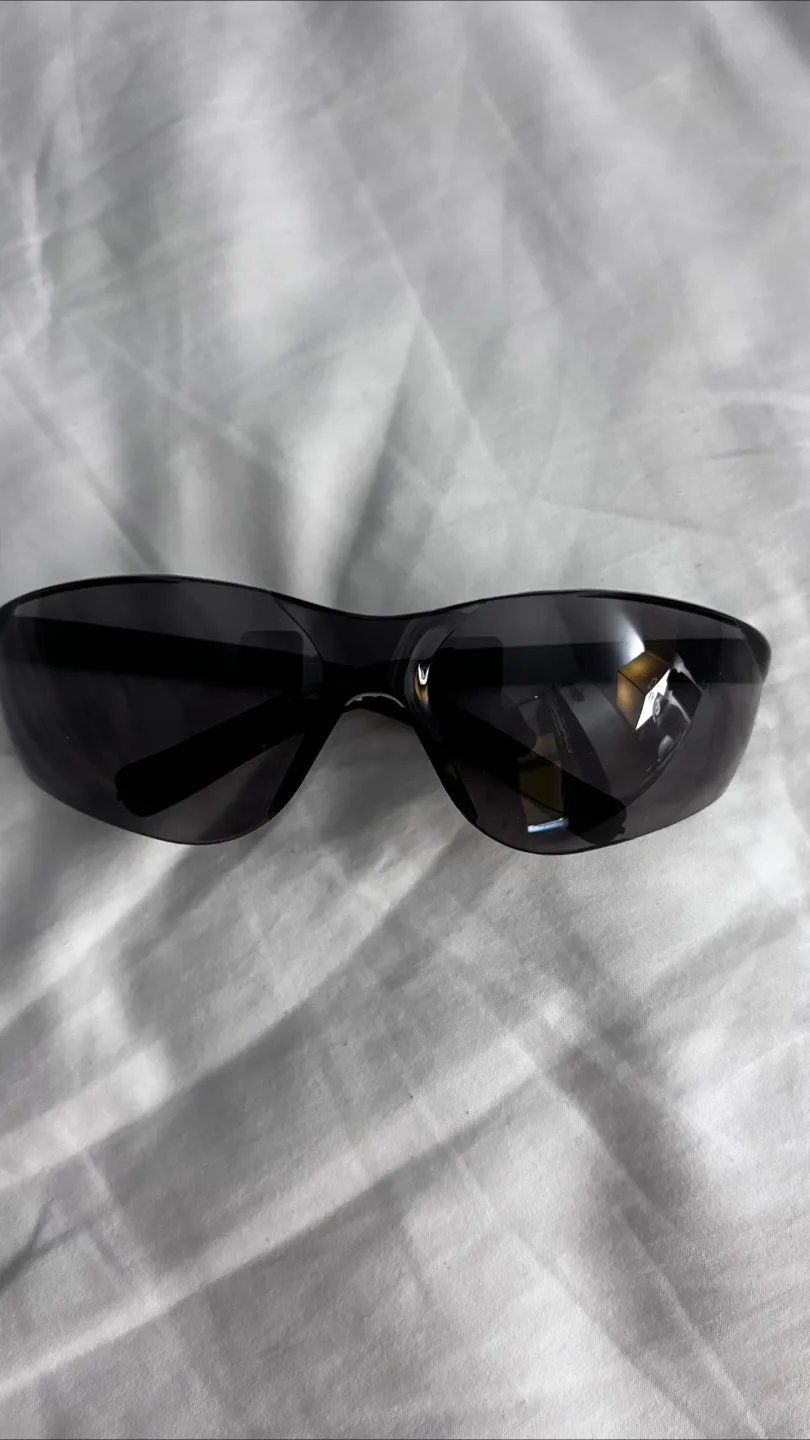 Black Sunglasses thumbnail