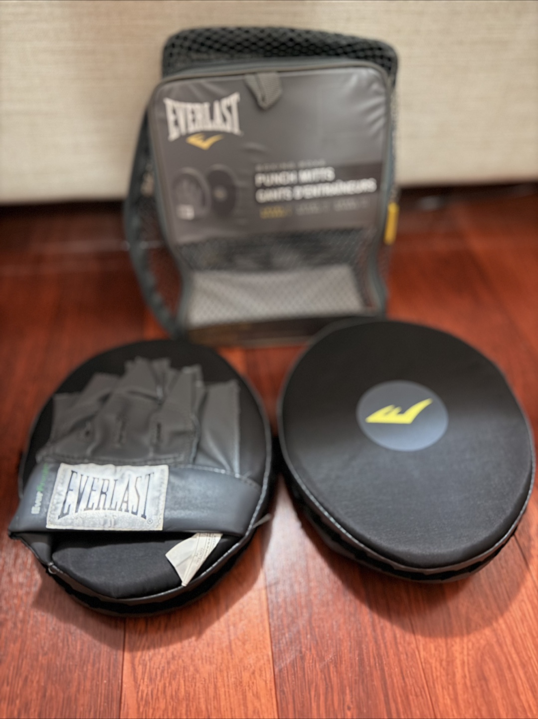 Everlast Boxing Punch Mitts - New in Box! - photo 2