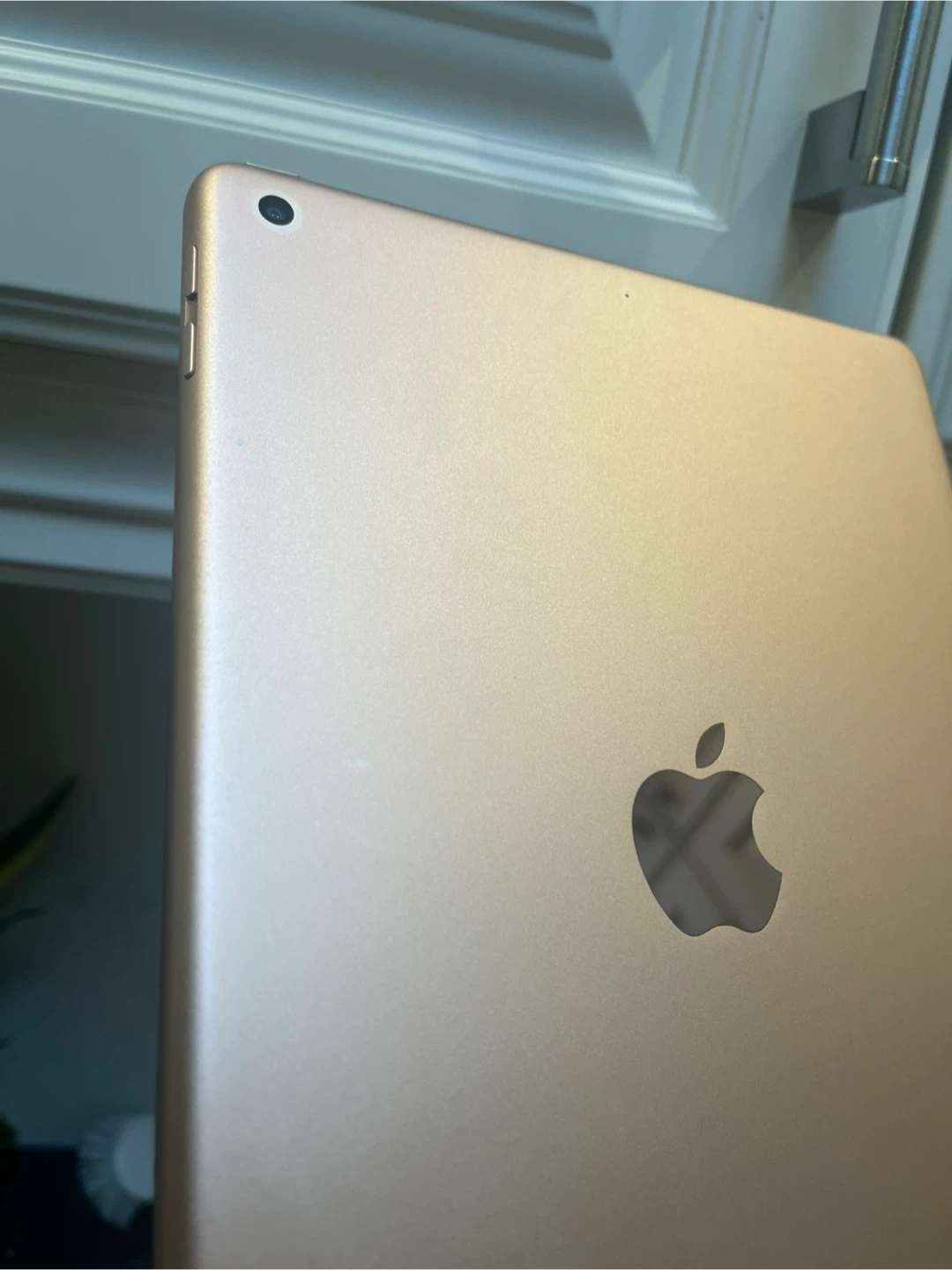 Gold iPad (6th generation) Wi-Fi 128GB - photo 4