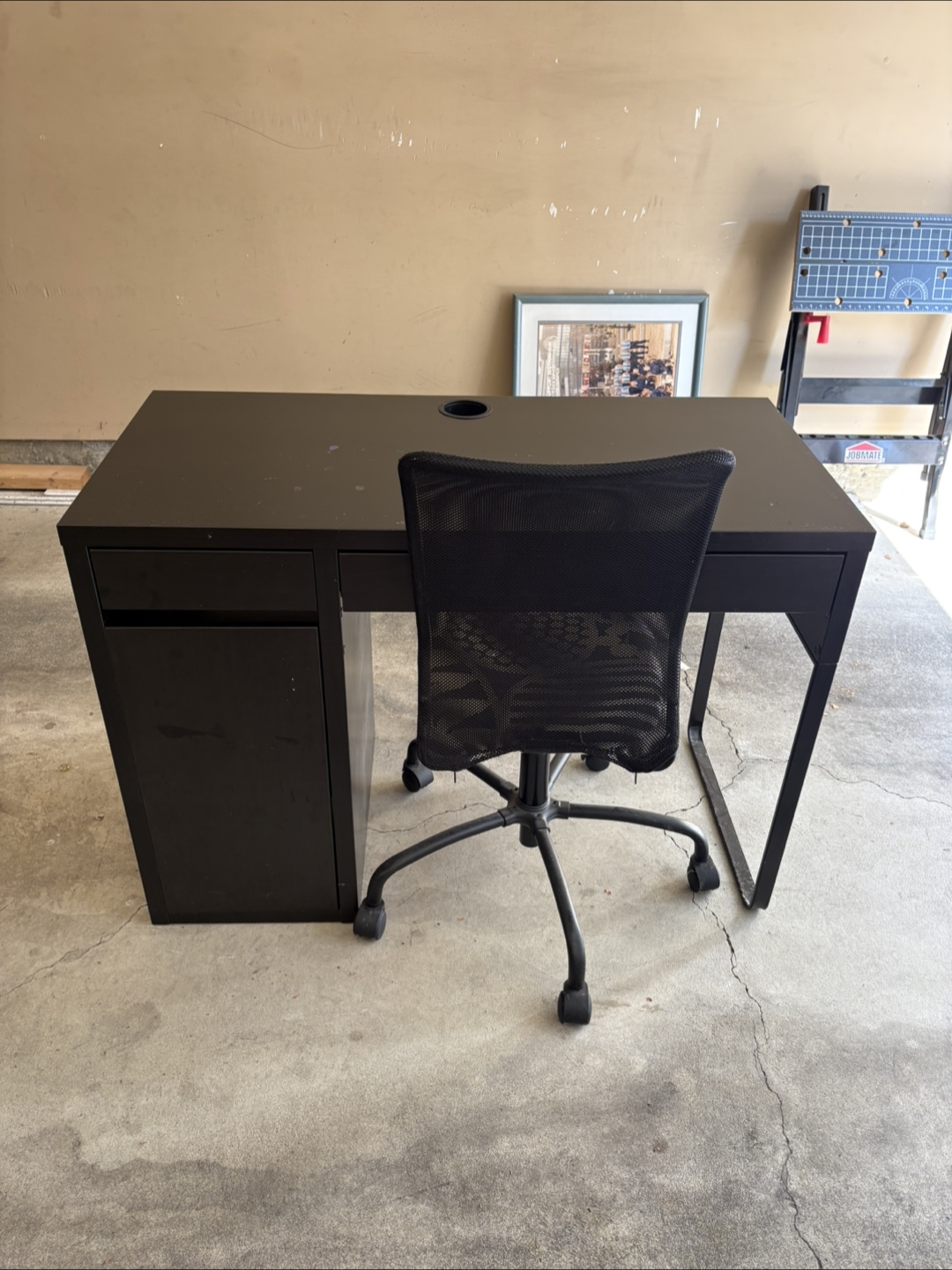 Black desk and office chair set