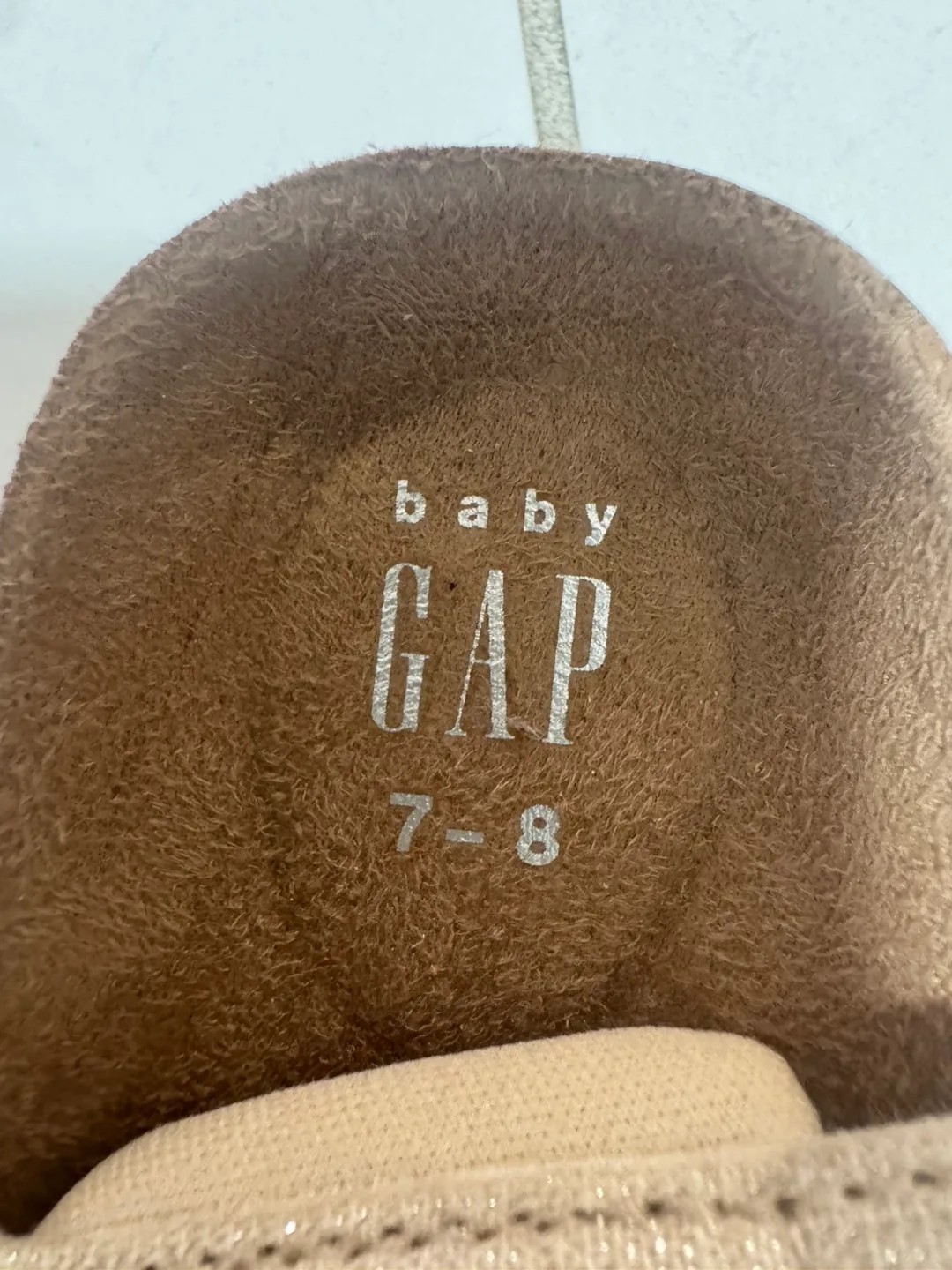 Baby Gap sandals for toddler girls, size 7-8 image indicator(3)