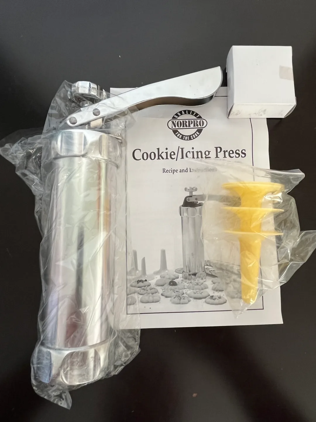 Norpro Cookie/Icing Press with Discs & Tips image indicator(3)