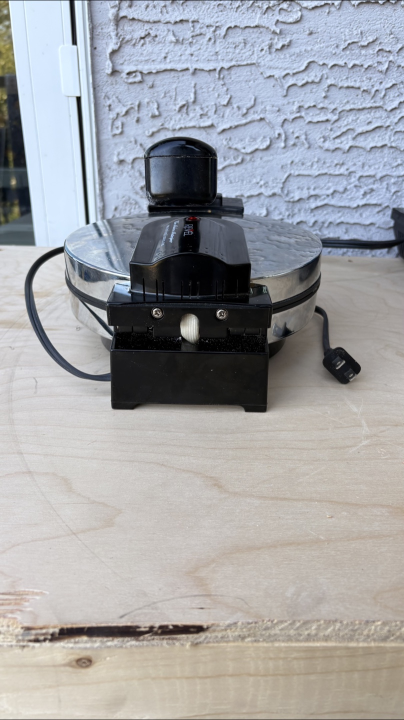 Revel Waffle Maker - The Modern Masterpiece - photo 2