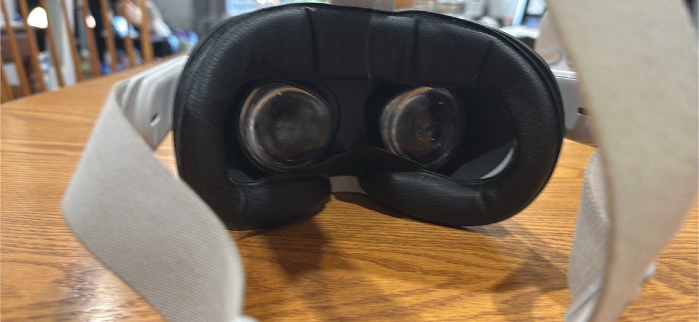 Meta Quest 2 VR Headset - photo 3