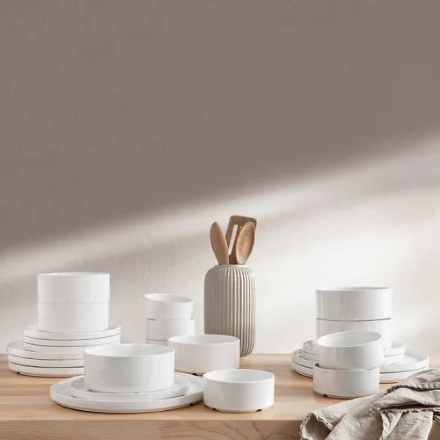 Dinnerware set (porcelain)