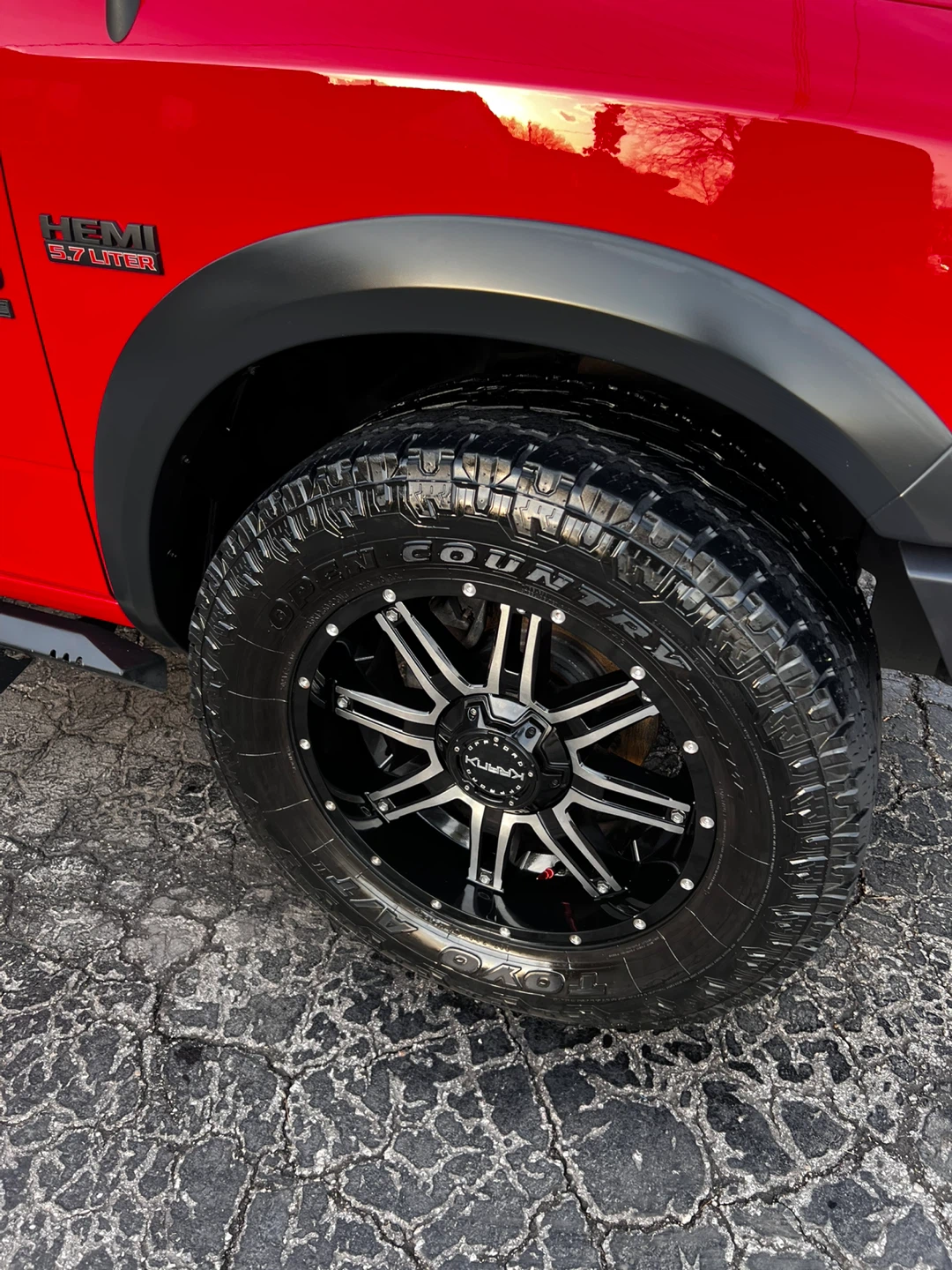 Wheels & Toyo Open Country Tires 20x12.5x35 - photo 3