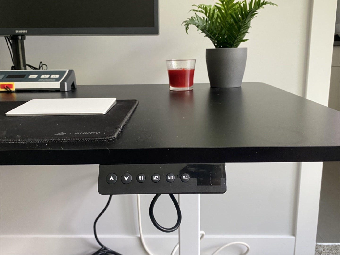 Black Sit-Stand Desk - photo 2