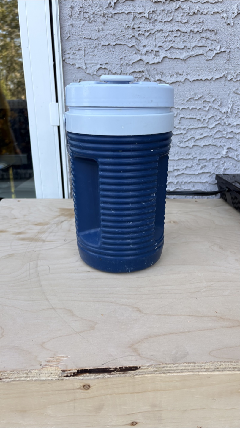 Metal Wire Decorative Bowl & Blue Water Cooler - photo 3