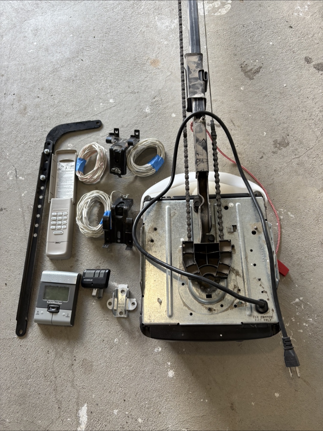 Chamberlain Garage Chain Drive Door Opener + accessories 🥕