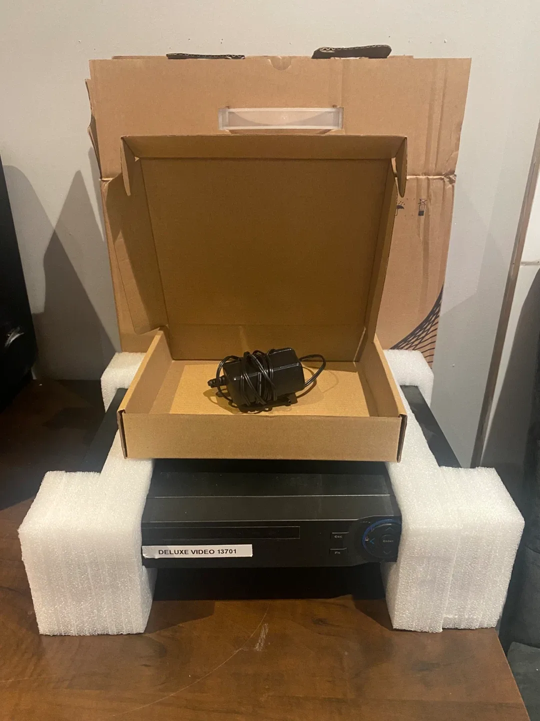 4 IP Security Camera & Power Panel thumbnail