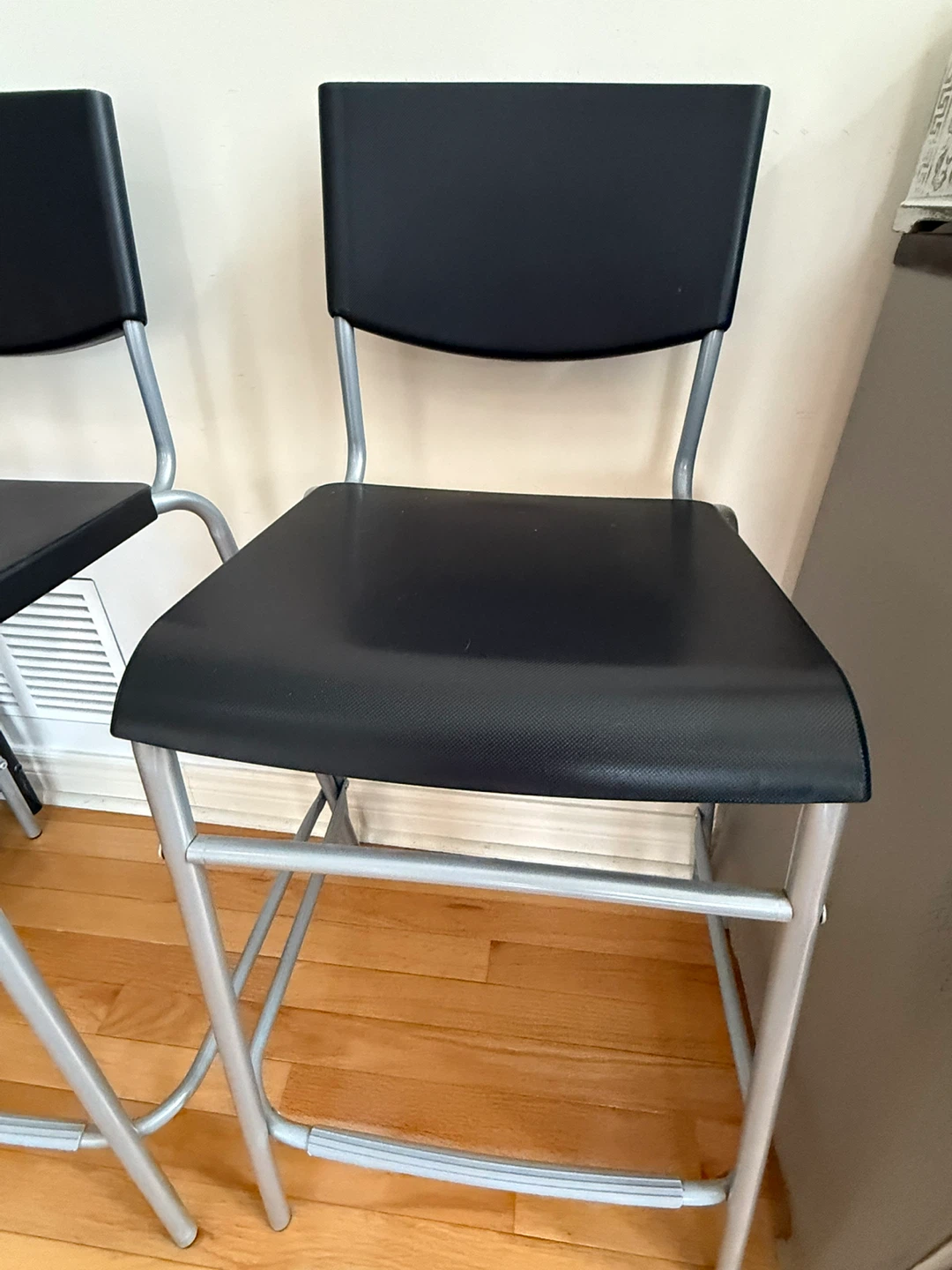 🥕Set of 2 IKEA Black Bar Stools-Total price is $15 for the 2. - photo 5