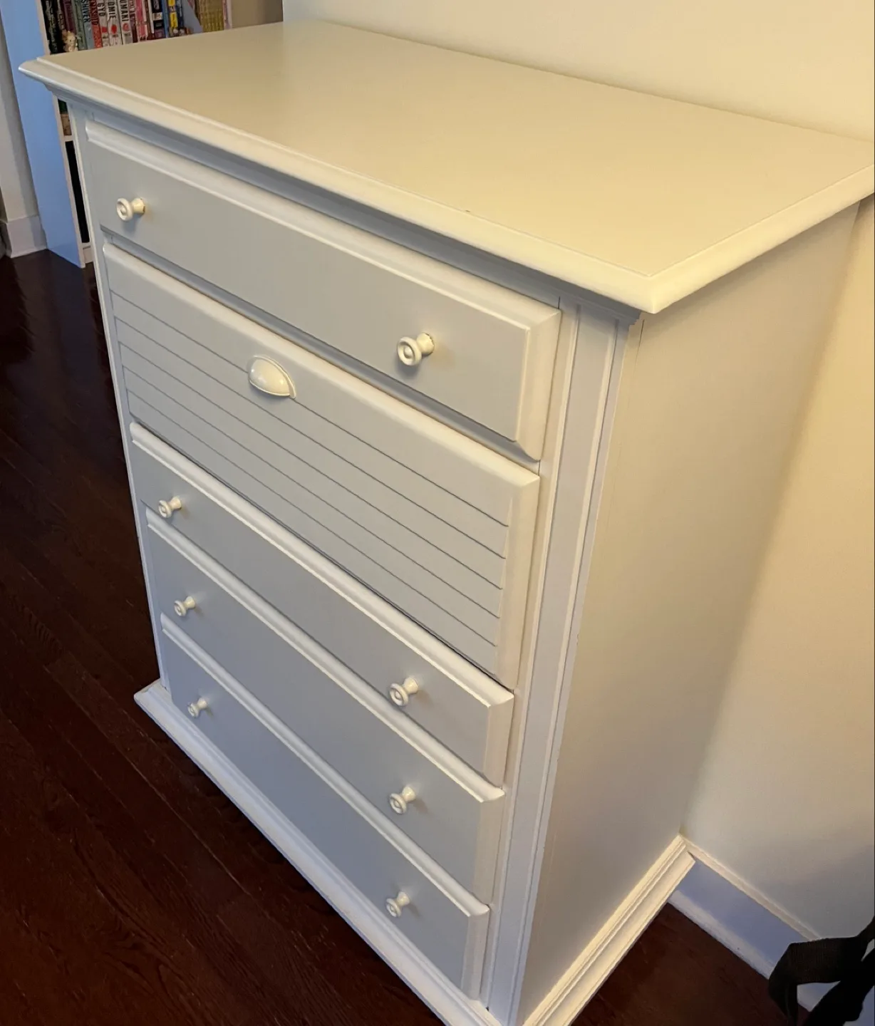 White 5-Drawer Dresser image indicator(3)
