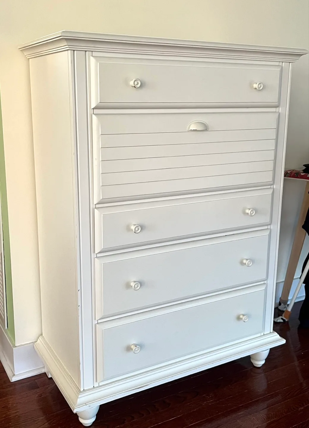 White 5-Drawer Dresser image indicator(2)