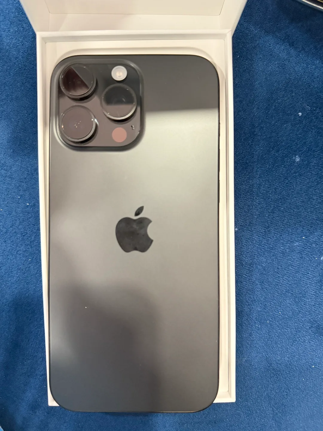 Apple iPhone 16 Pro Max - Brand New! image indicator(2)