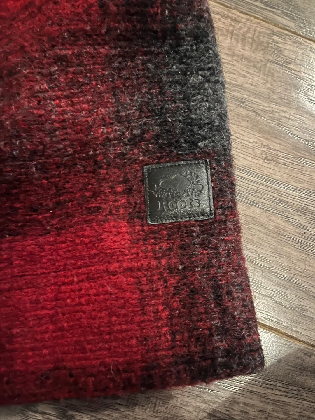 Roots Cabin Coat XS Red/Black image indicator(2)