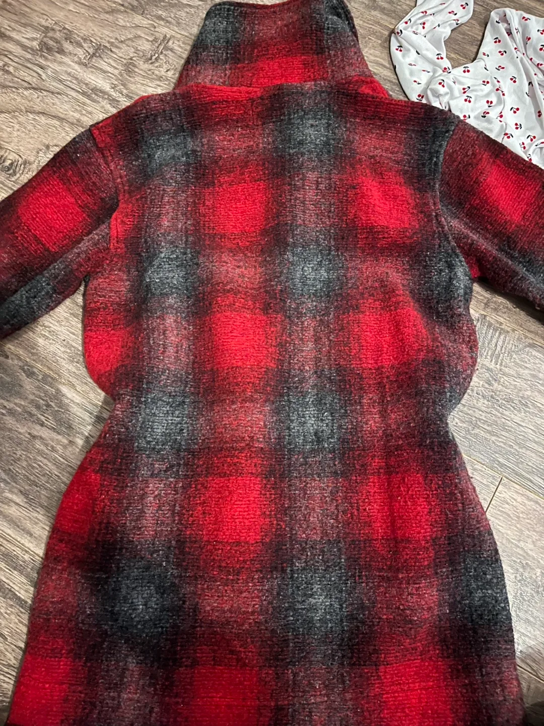 Roots Cabin Coat XS Red/Black image indicator(4)