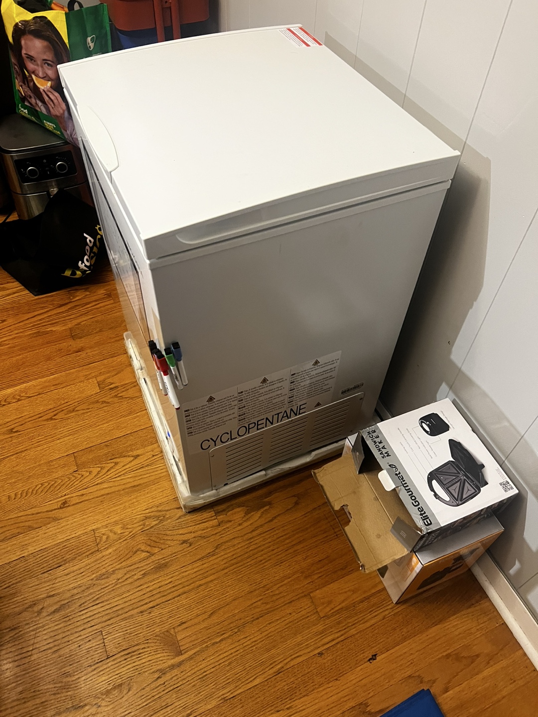 Insignia 3.5 Cu. Ft. Chest Freezer - photo 3