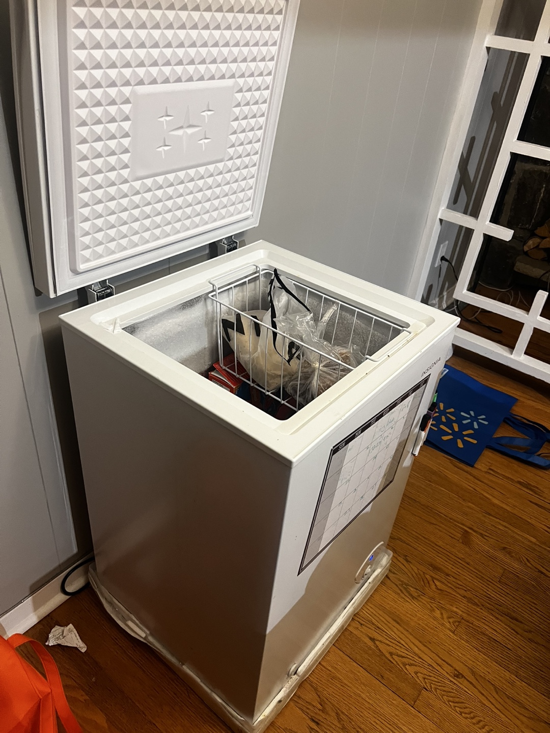 Insignia 3.5 Cu. Ft. Chest Freezer - photo 2