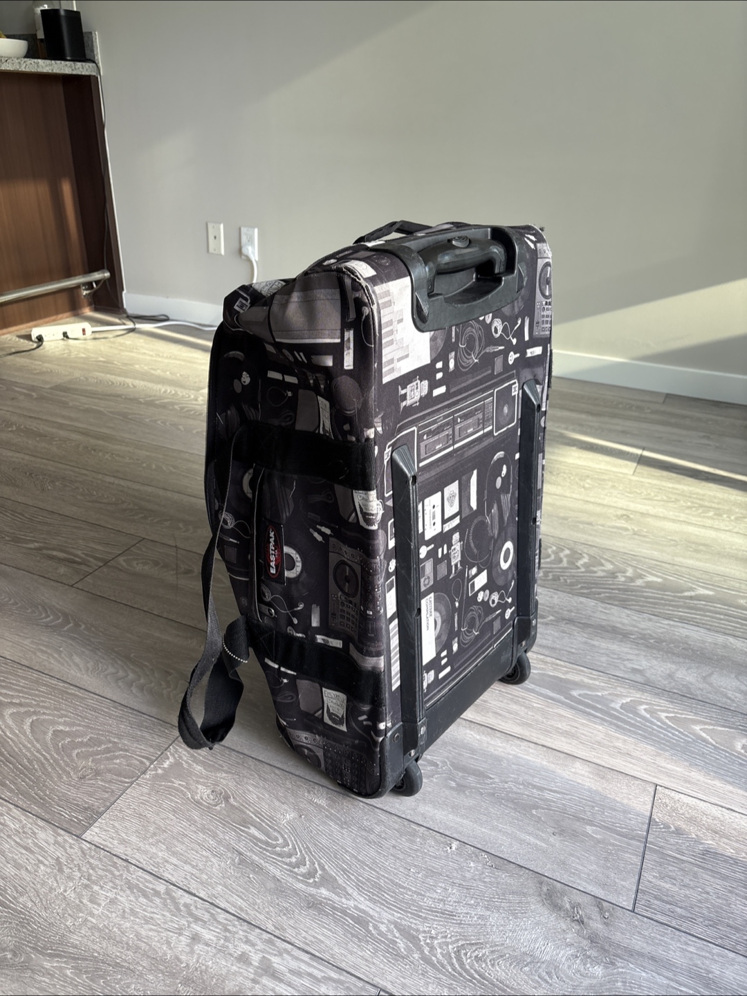 Eastpak Rolling Duffle Bag / Suitcase - photo 2