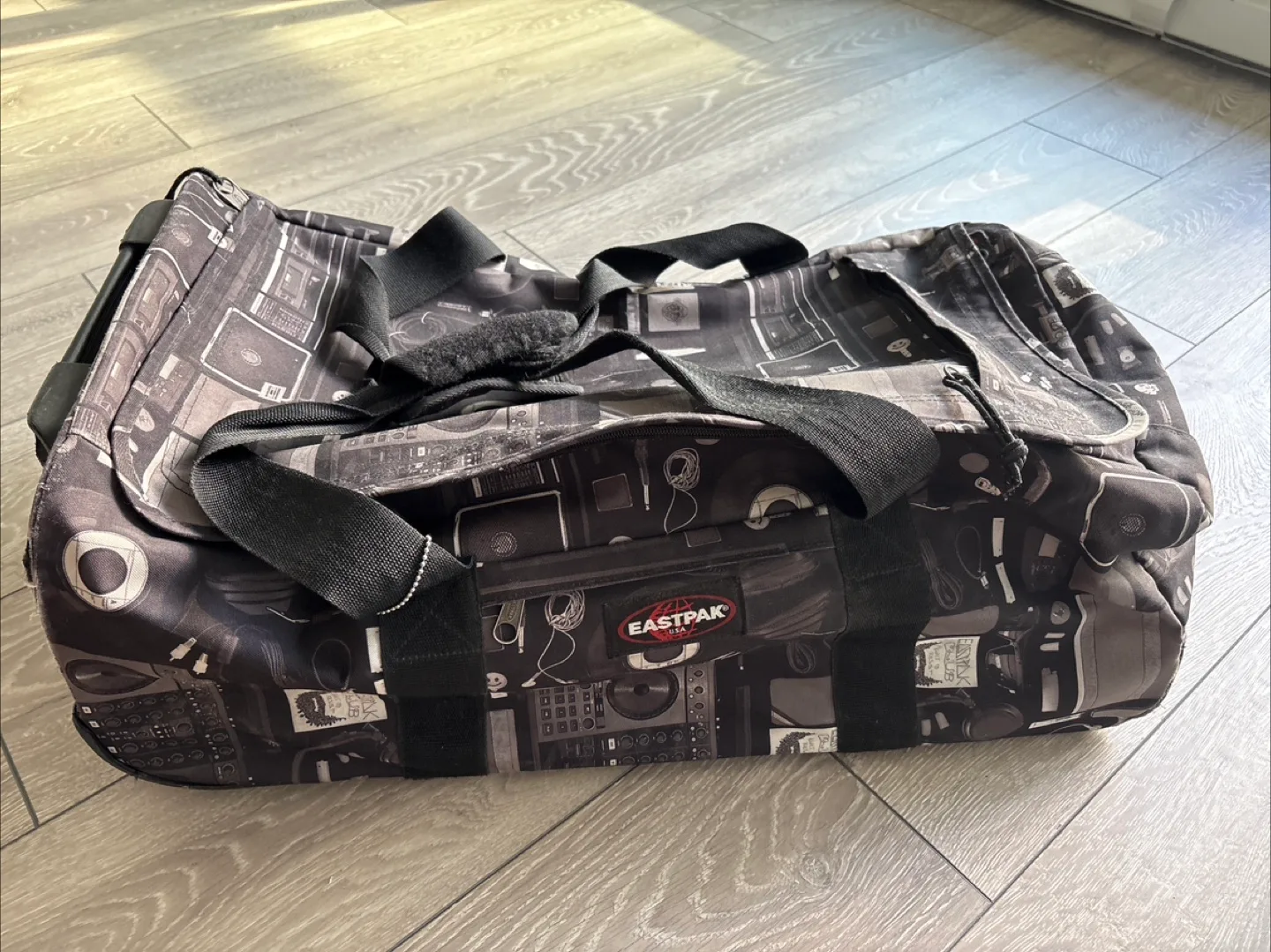 Eastpak Rolling Duffle Bag / Suitcase