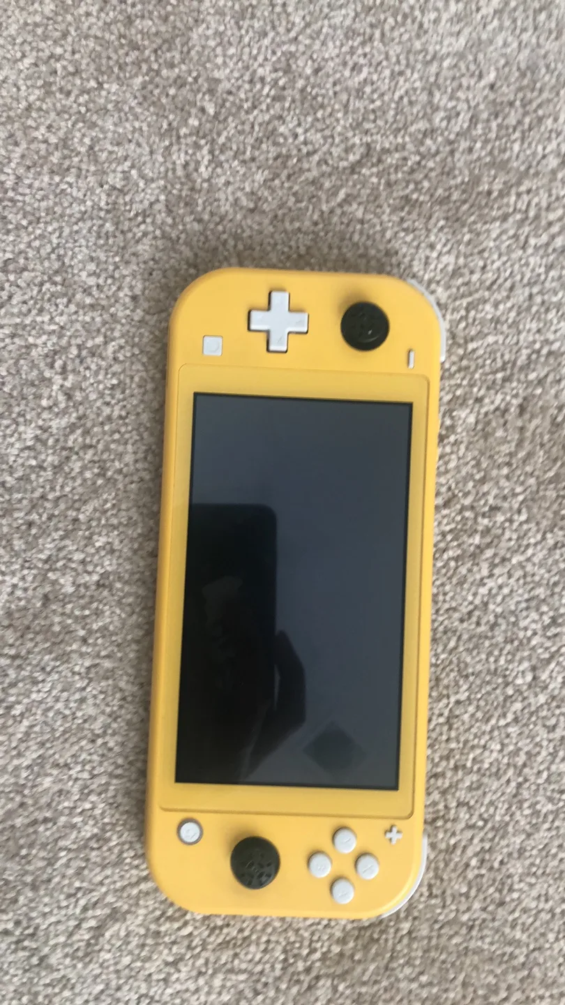 Nintendo Switch Lite - Yellow thumbnail