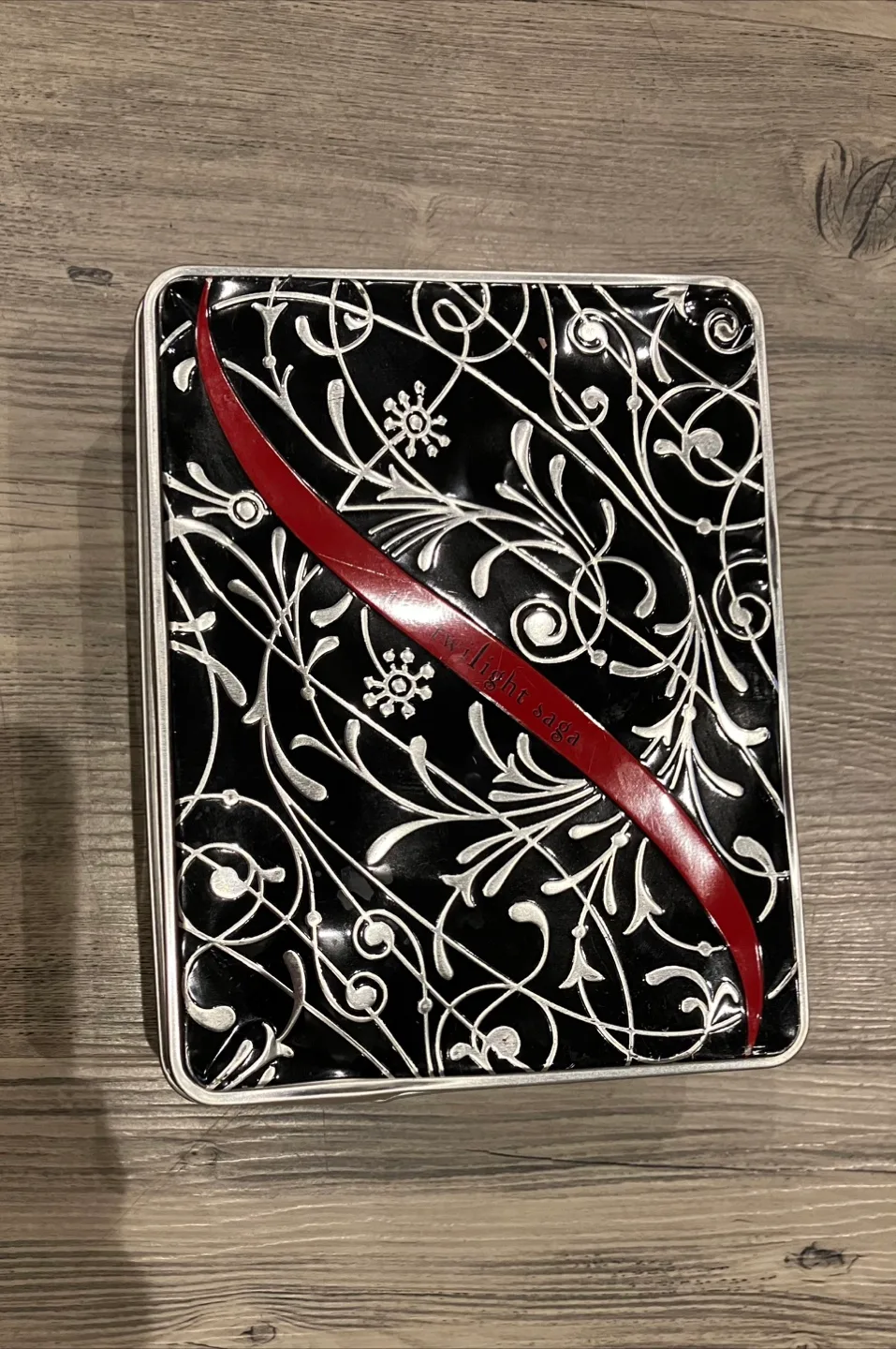 Twilight Saga Diary Tin Set image indicator(8)