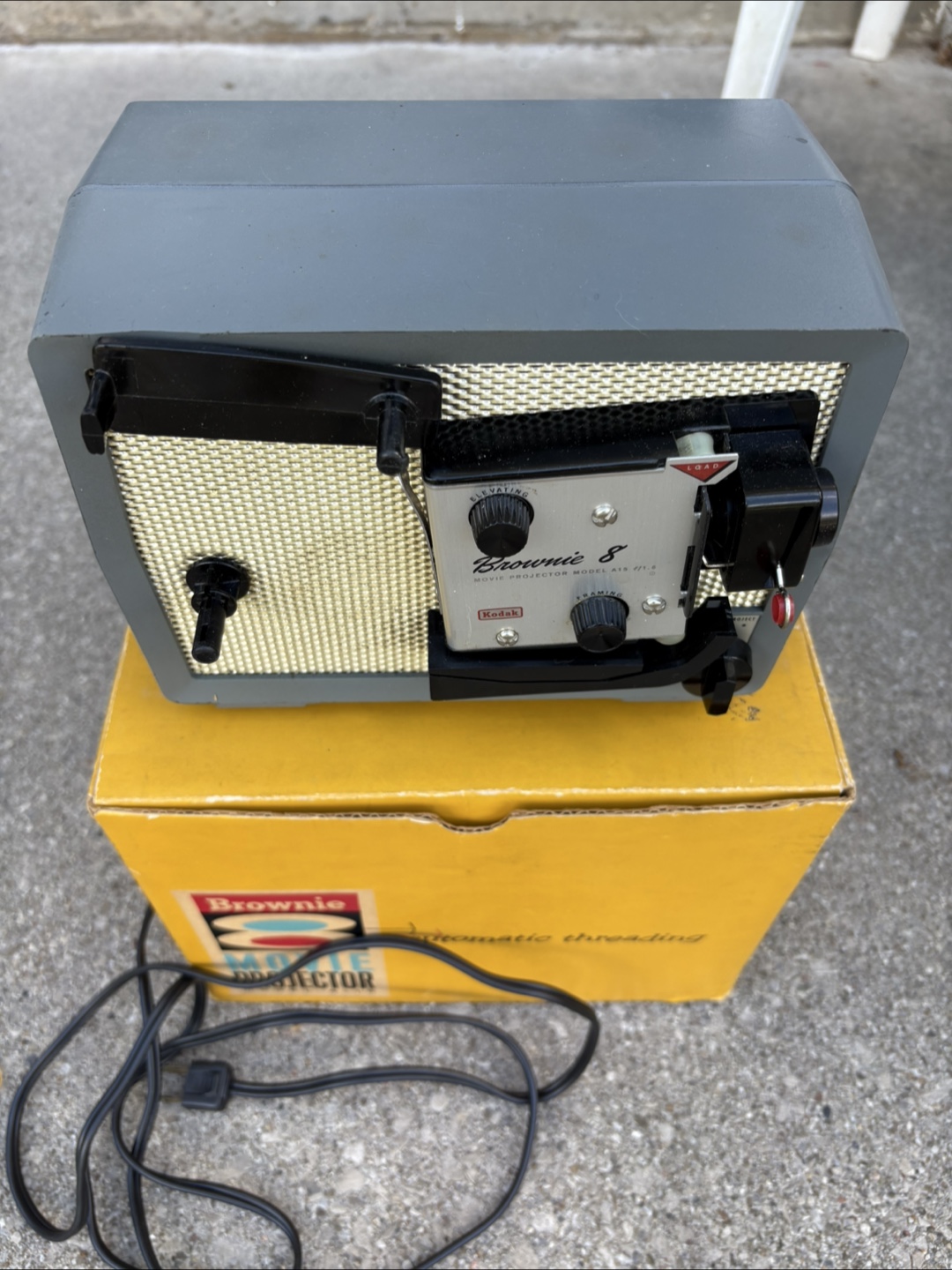 Old Movie Projector - photo 2