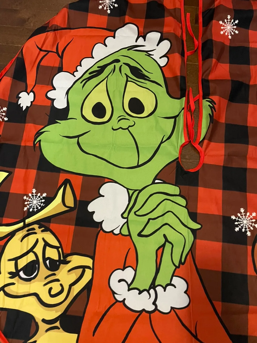 Grinch Christmas Tree Skirt image indicator(2)