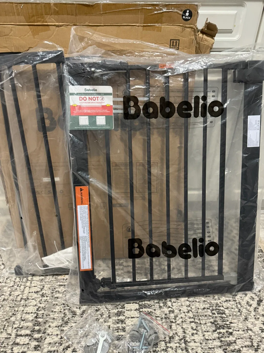 NEW Babelio 26’-40’ No Drill Baby Gate image indicator(4)