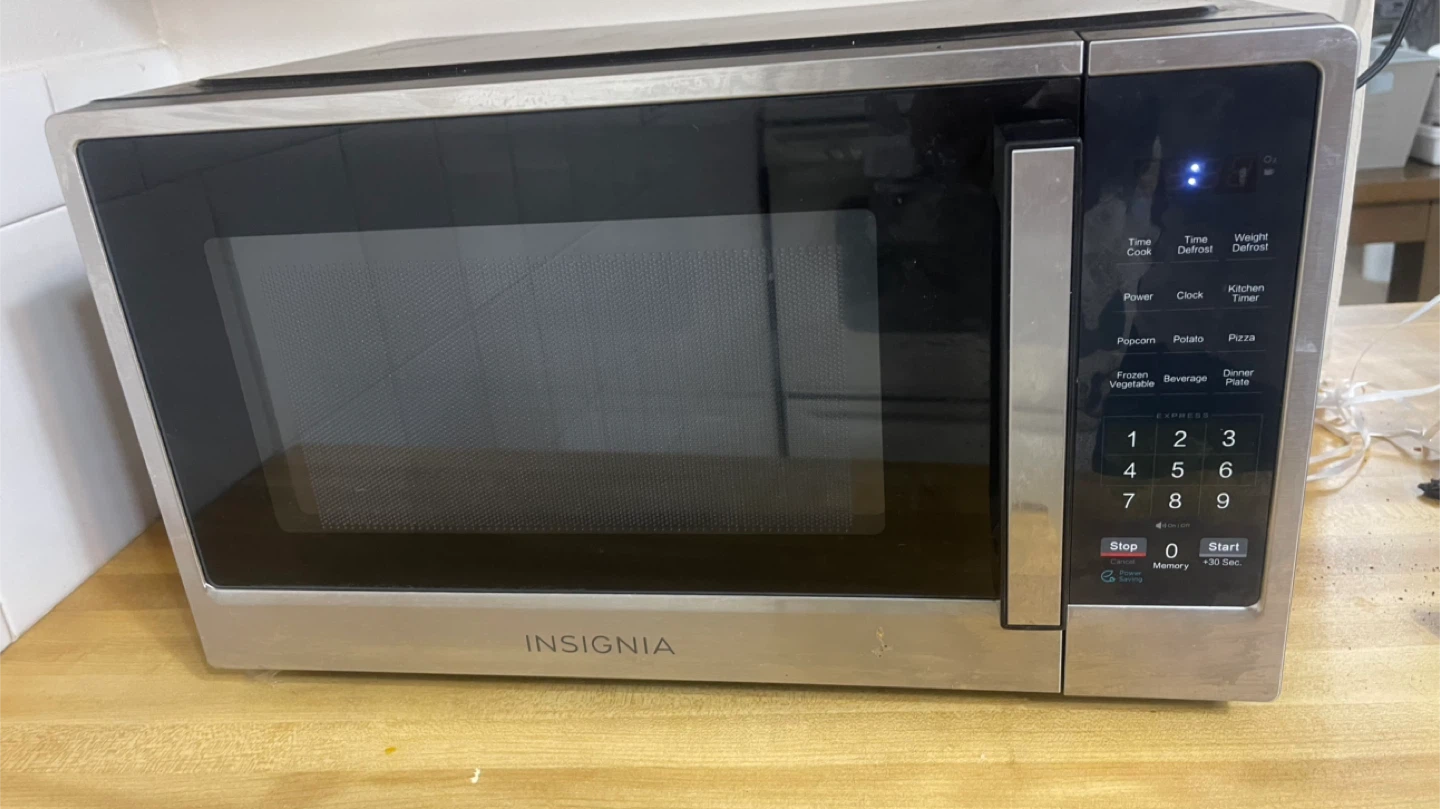 Insignia Microwave - Great Condition!