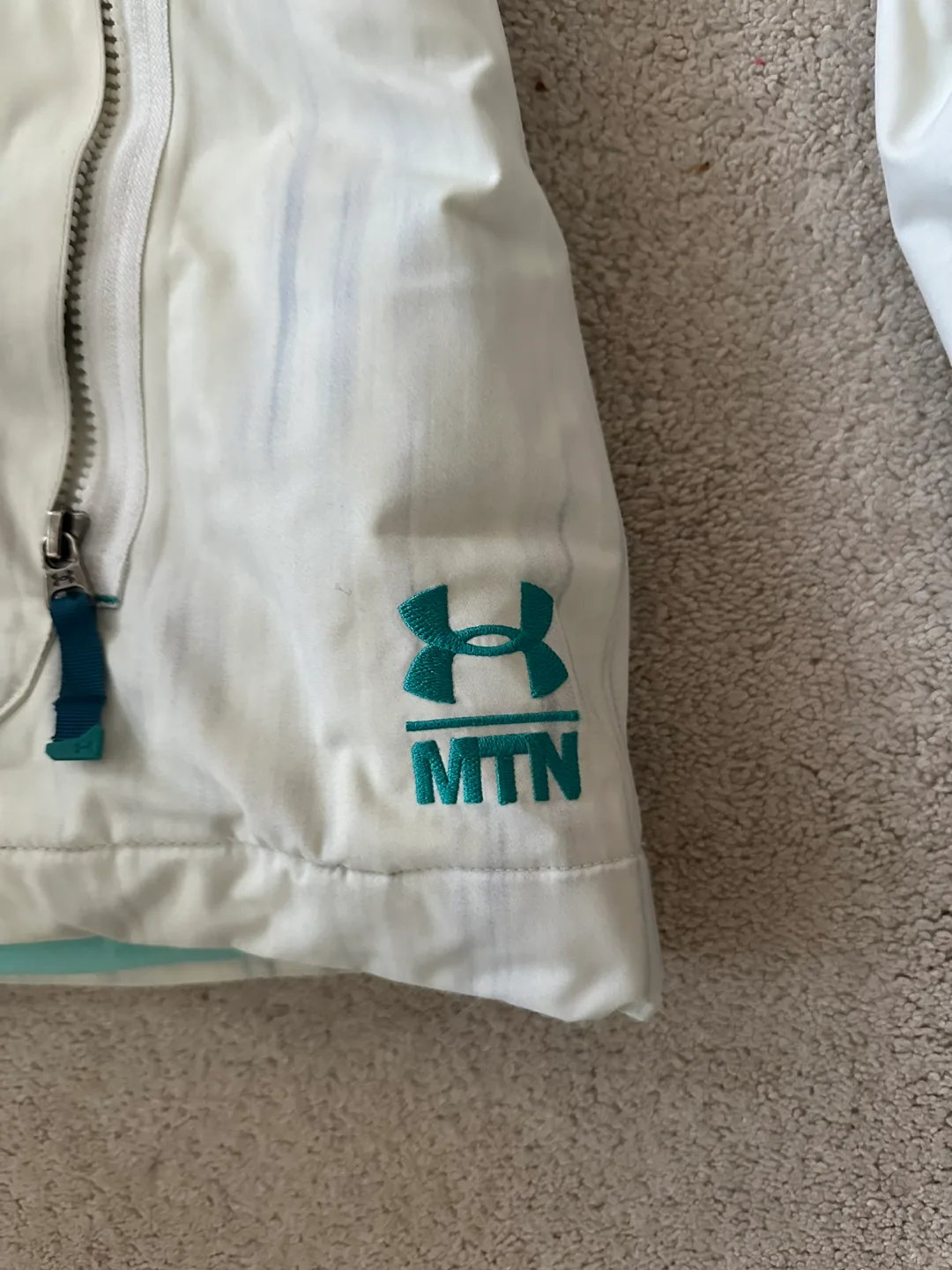 Snowboard/ Winter Jacket image indicator(2)