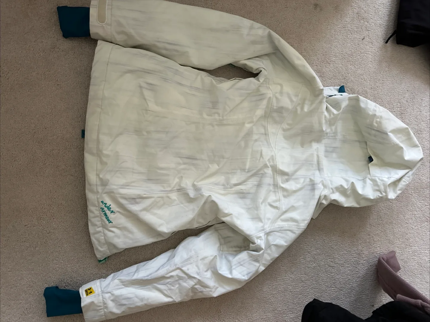 Snowboard/ Winter Jacket image indicator(6)