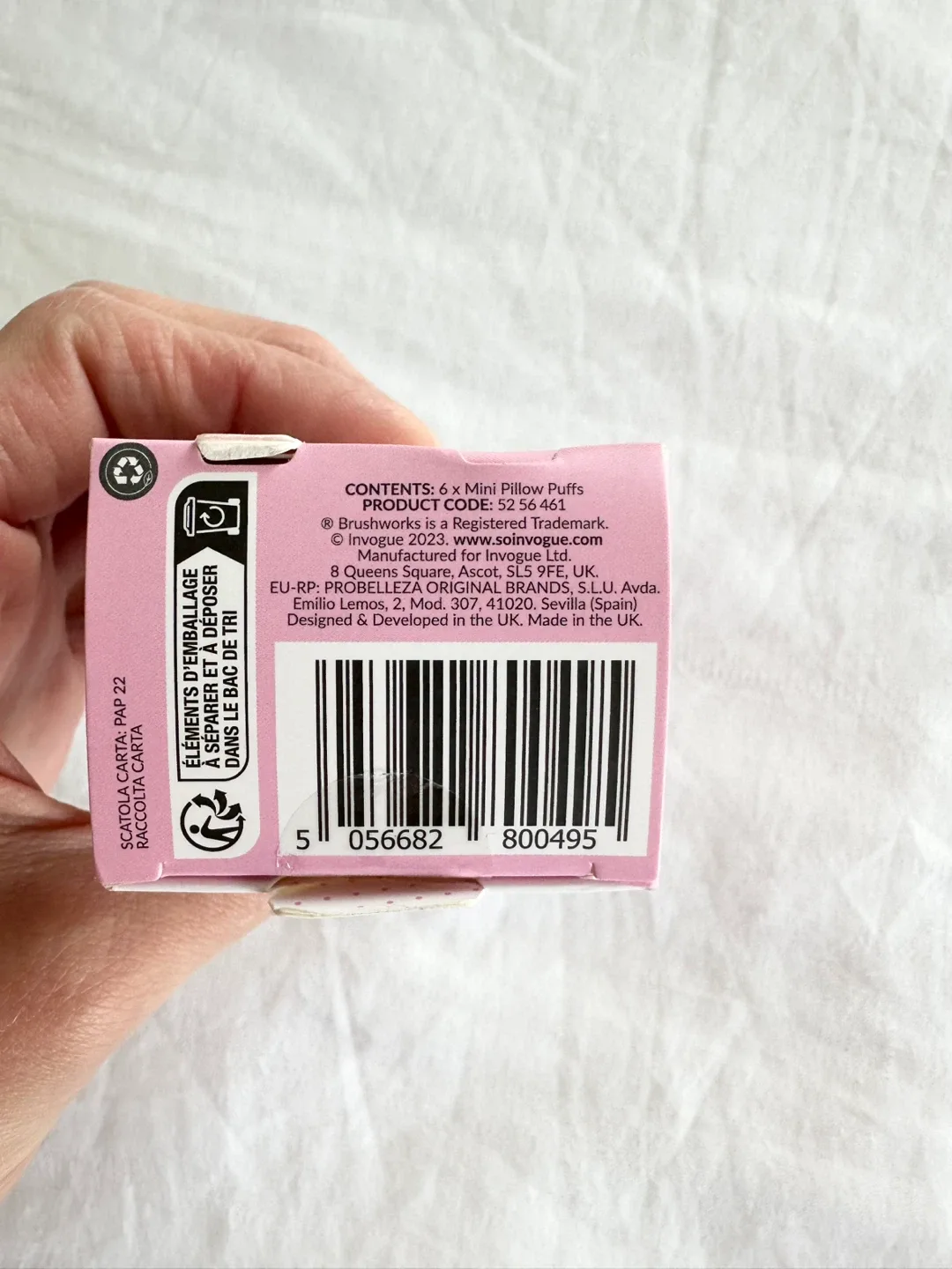 New Brush Works Mini Pillow Puffs (6 pack) in travel case image indicator(4)