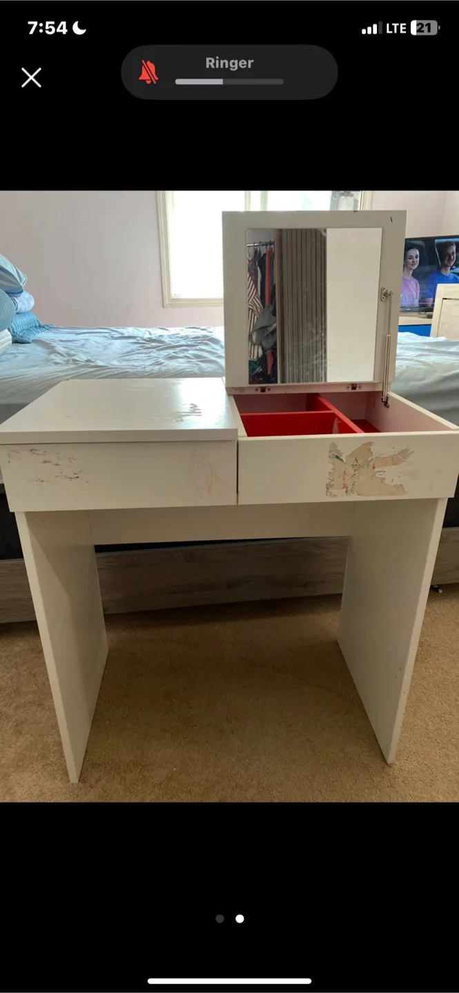 White Vanity Table with Mirror