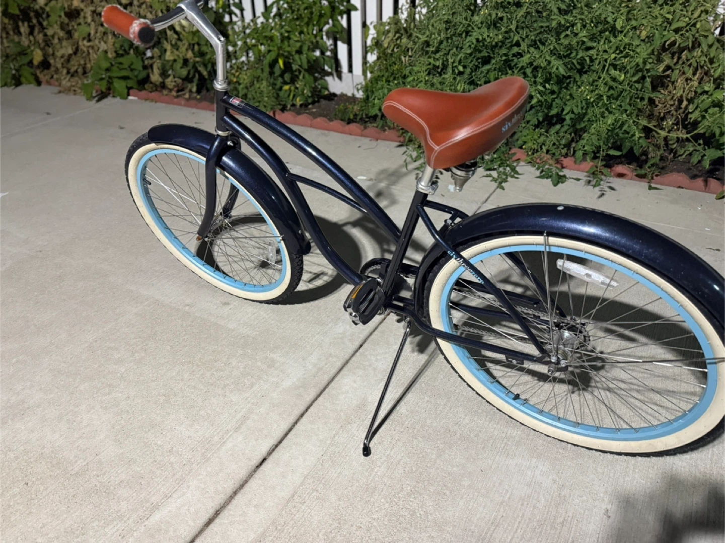 sixthreezero Around the Block Cruiser Bike