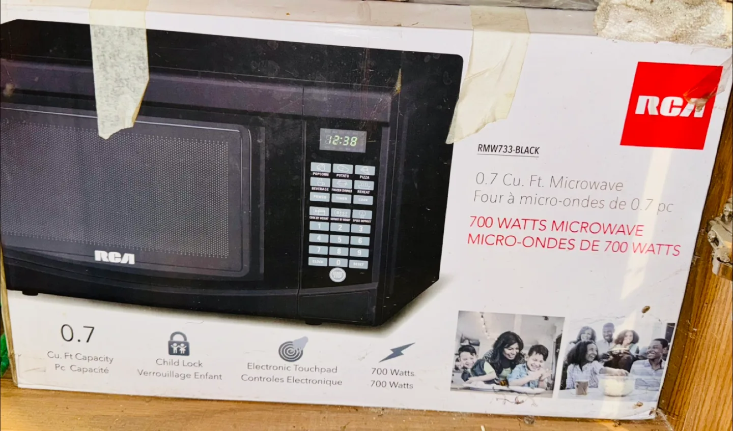 RCA 0.7 Cu. Ft. Microwave - Black