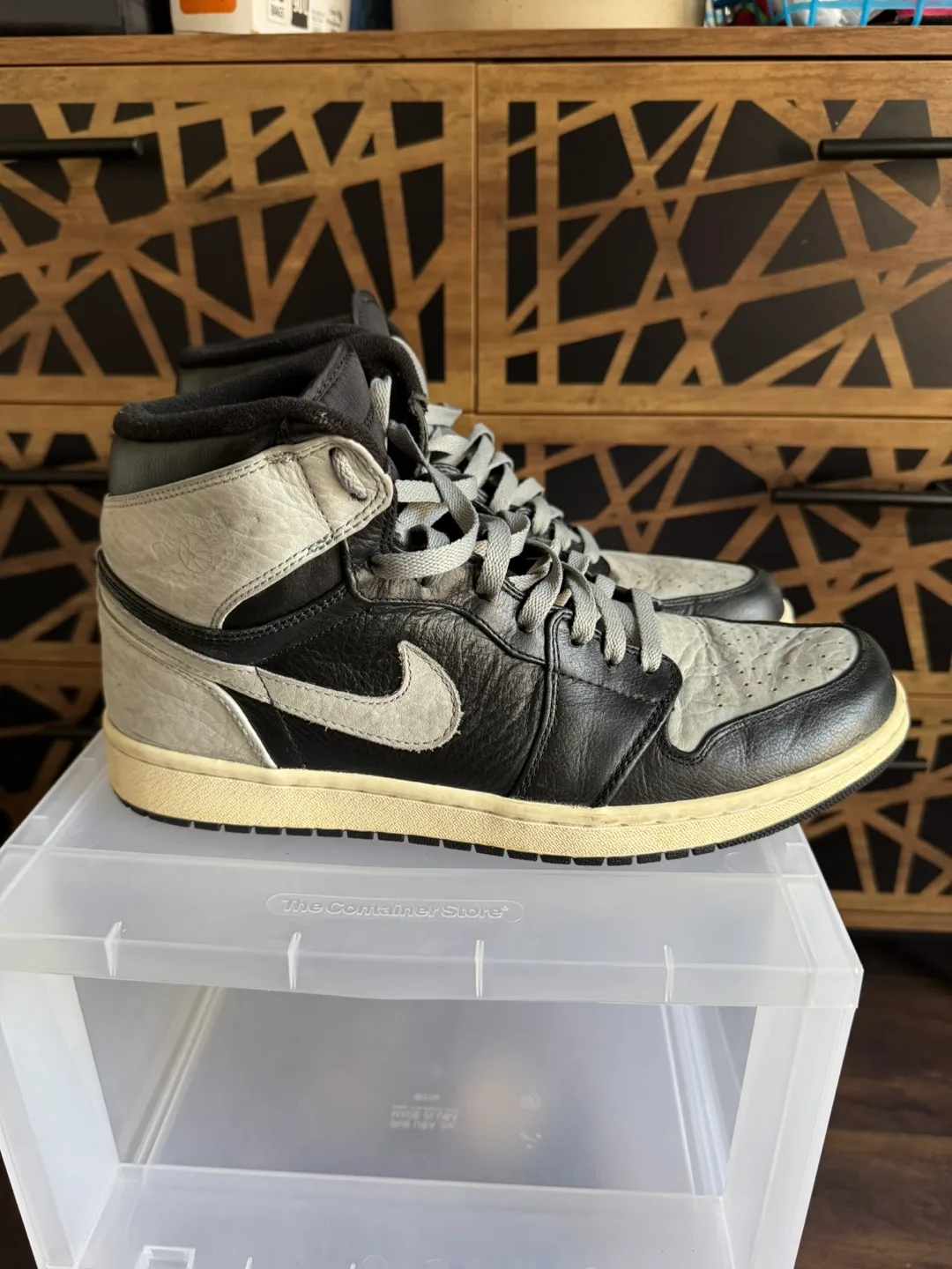 Air Jordan 1 High Shadow (2009) Size 12 image indicator(3)