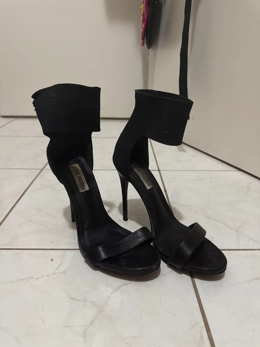 Steve Madden Black Heels - Size 7 thumbnail