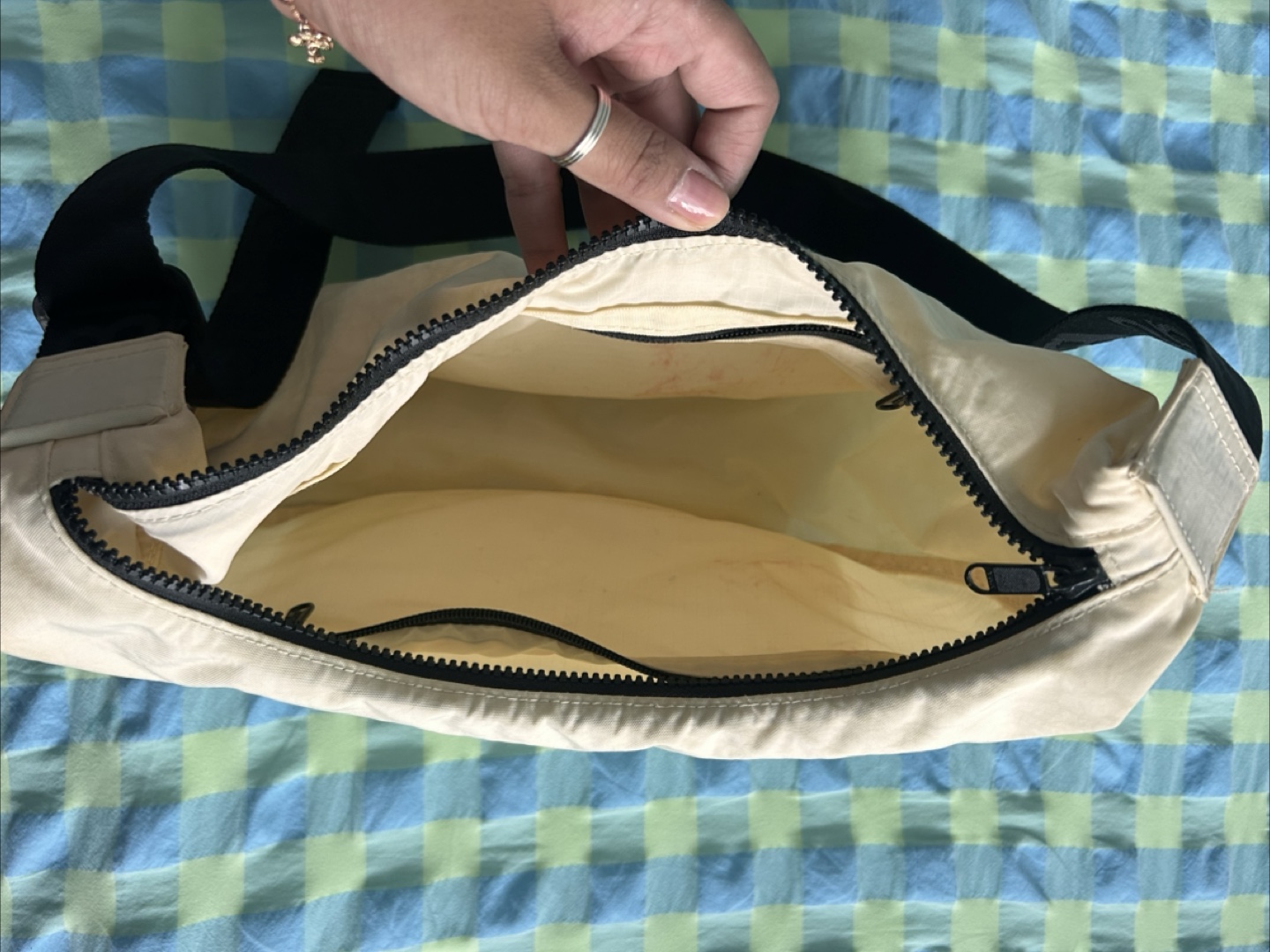 BAGGU Nylon Crescent Bag - Cream - photo 3