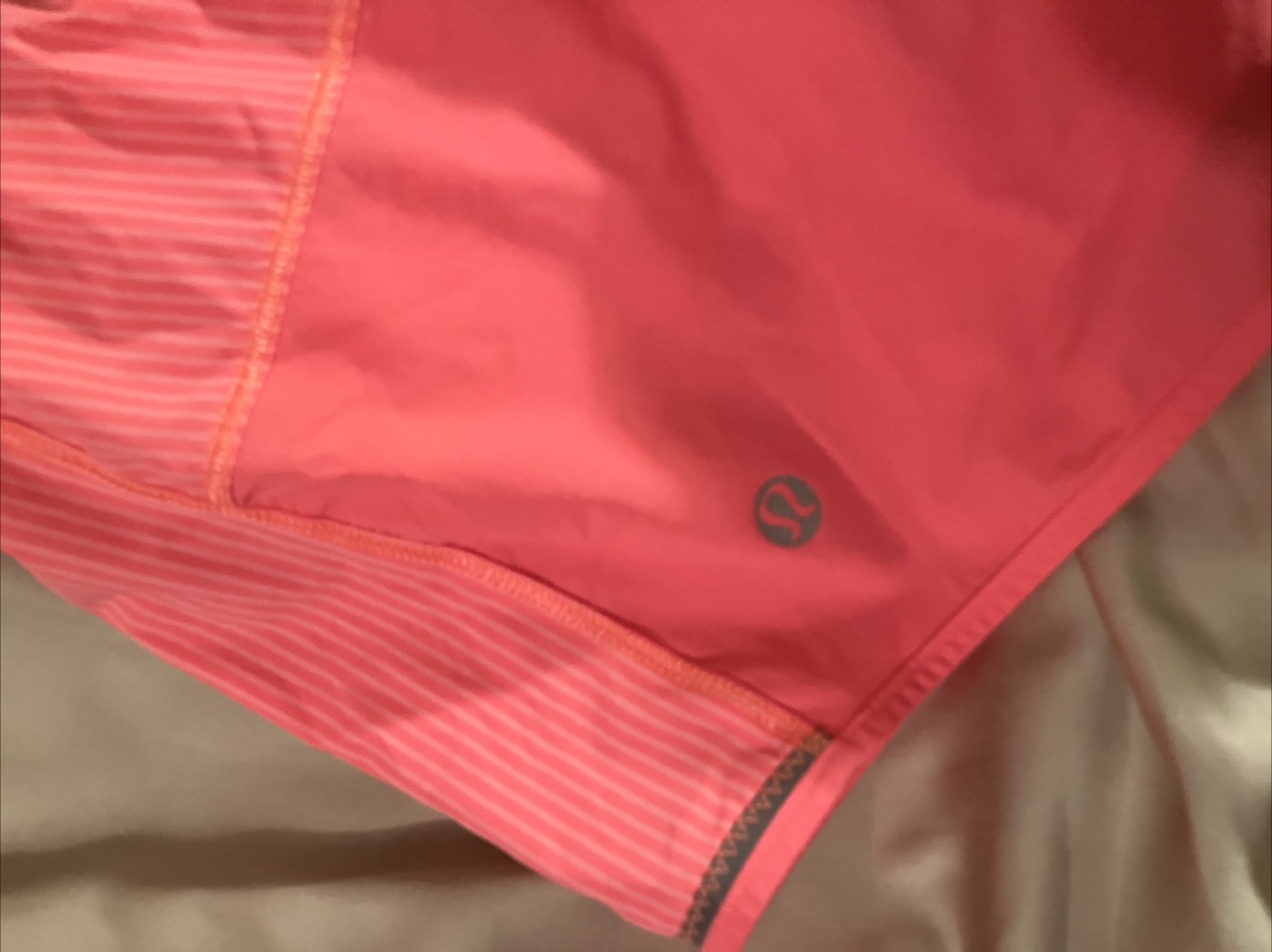 Lululemon shorts - Size 4 - photo 3