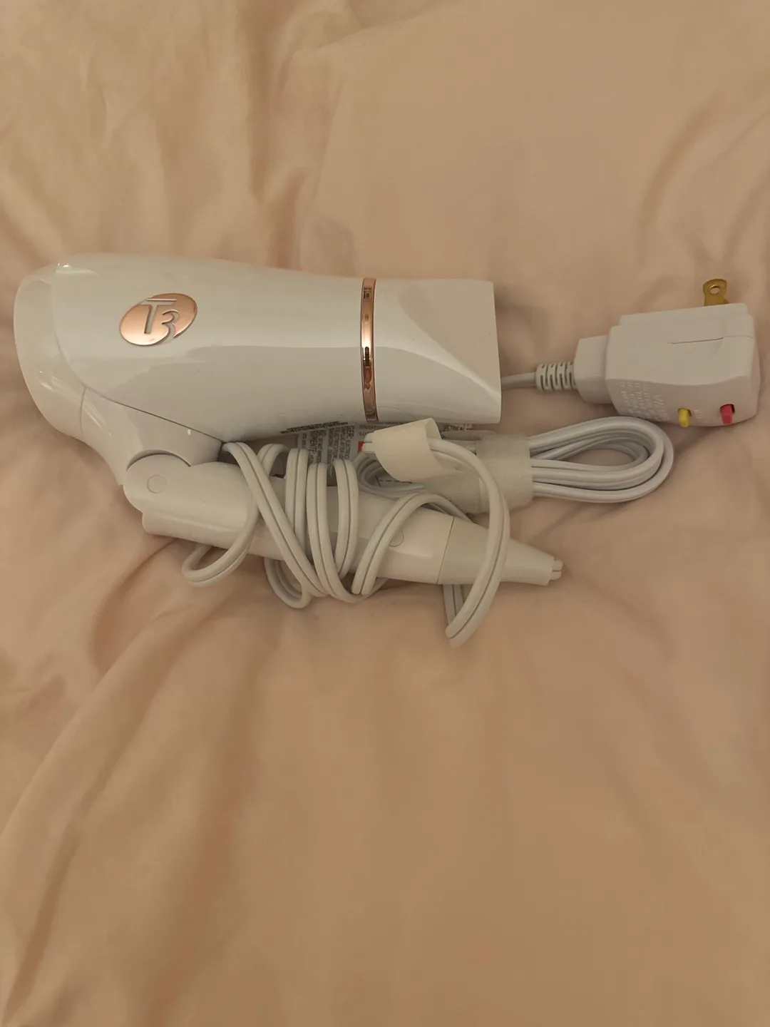 T3 Compact Folding Hair Dryer - White & Rose Gold image indicator(2)