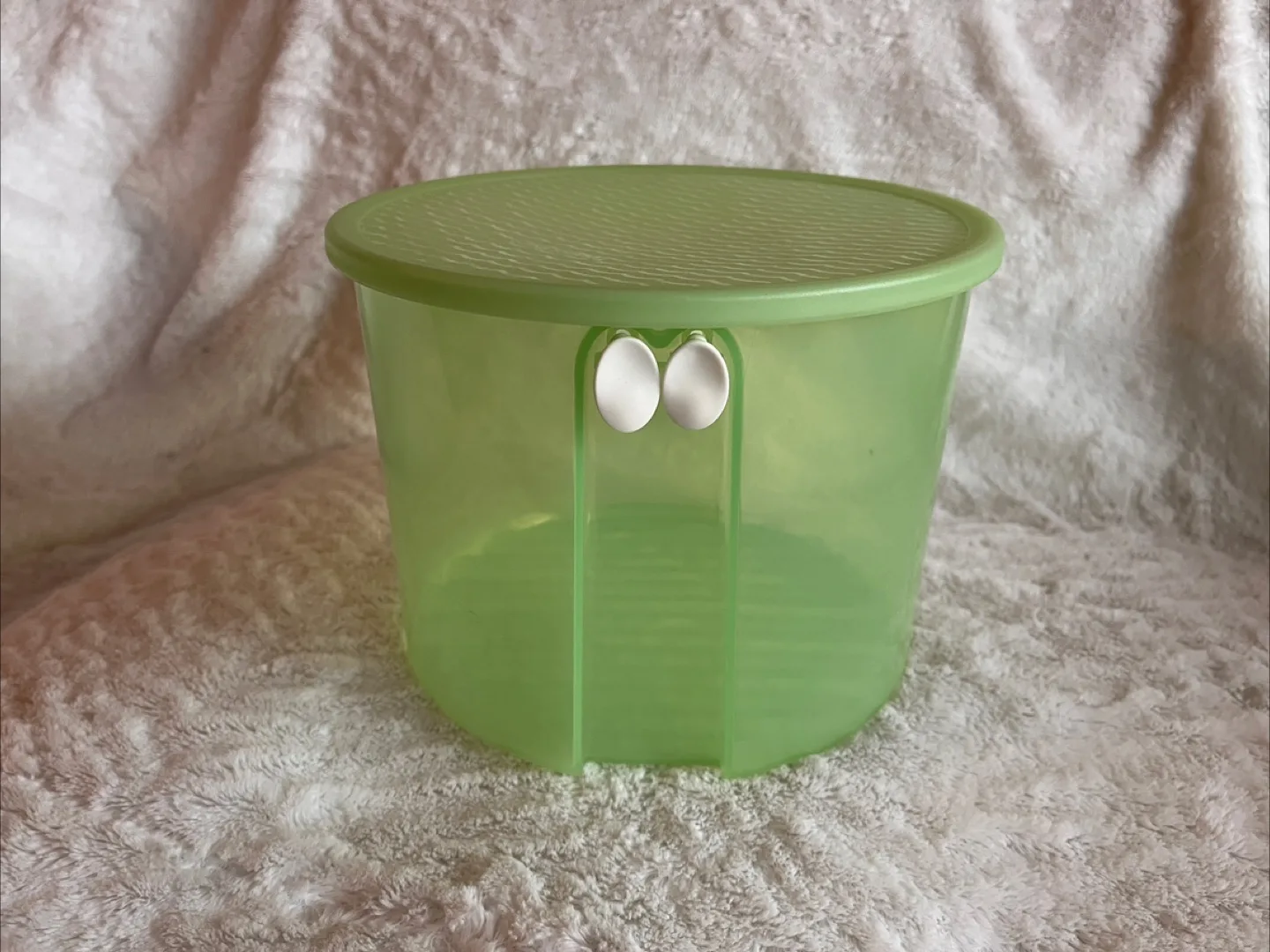 Vintage Tupperware Fridgesmart Lettuce Keeper - Green image indicator(2)