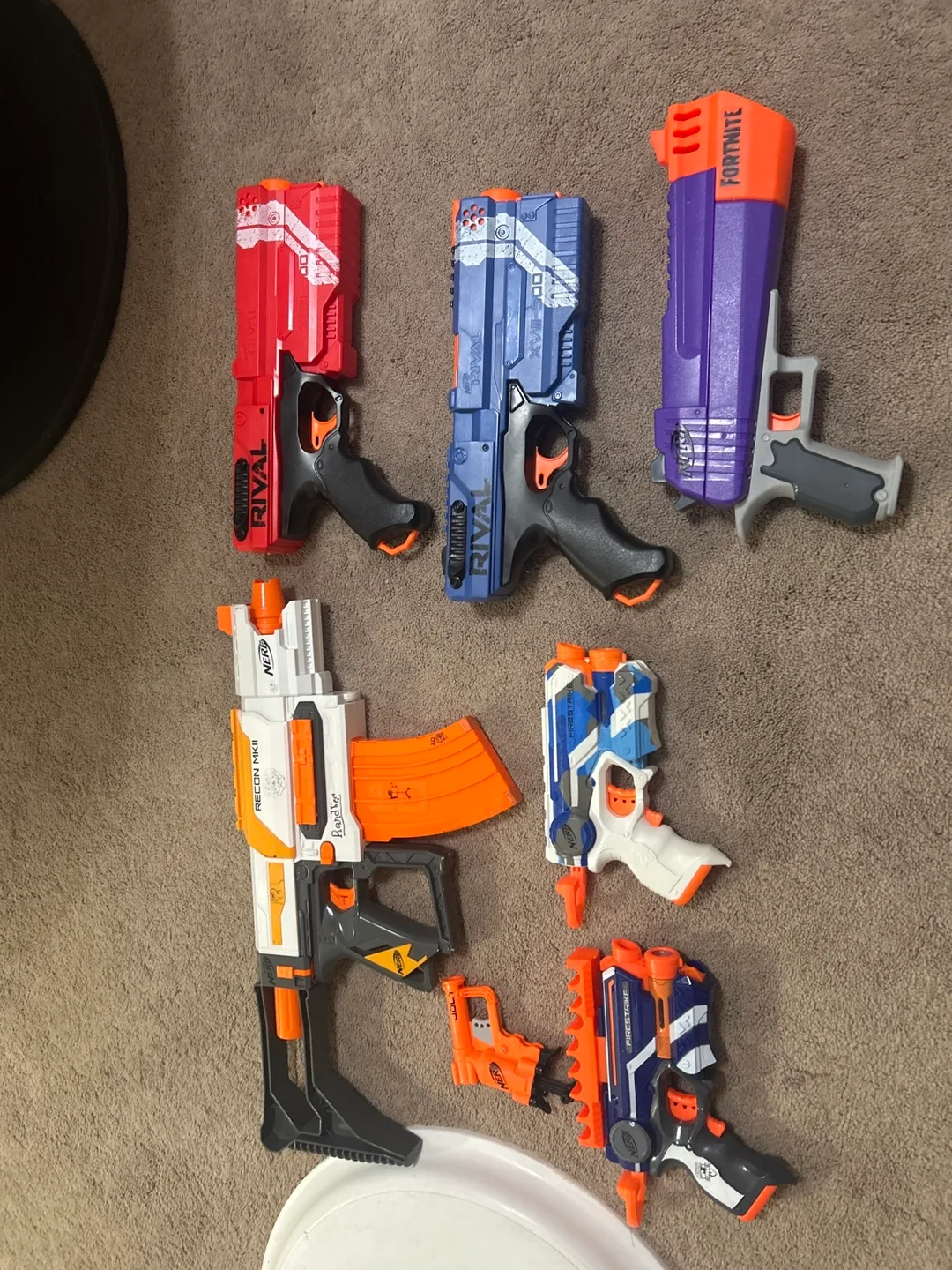 Nerf guns & Fortnite Blasters Bundle thumbnail