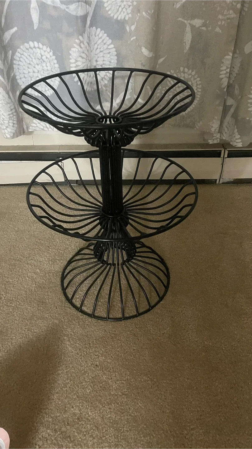 Black Metal 3-Tier Fruit Basket thumbnail