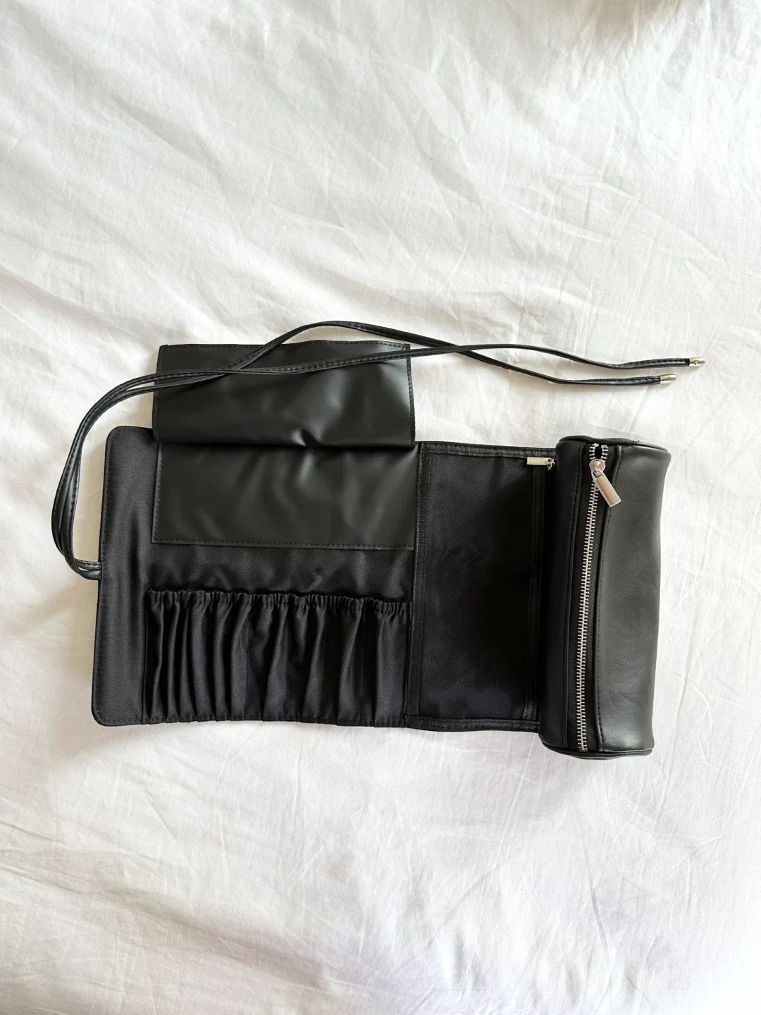 New Happy Makeup Brush And Makeup Organizer Travel Bag image indicator(6)